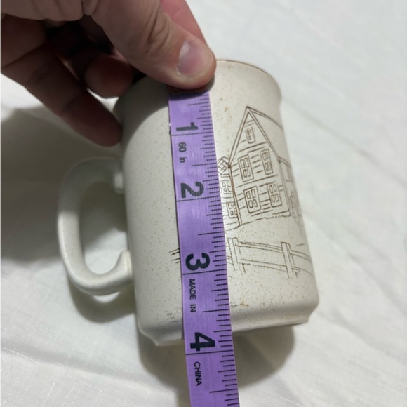 Vintage Cream Ceramic Mug with Sketch Design - Picture 6 of 6